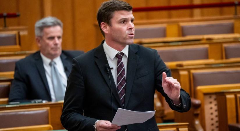 Százmilliárdot szór a kormány a napelemesekre — Indul az energiatárolói program