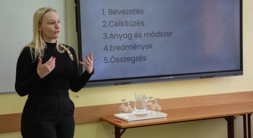 Befejezték mesterszakukat - A megújuló energiák és a vízgazdálkodás volt a fókuszban