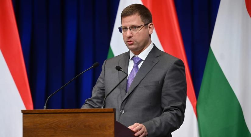 Szőlő utca, rezsiárak, számonkérhető Fidesz - videón a HVG kérdései a kormányinfón