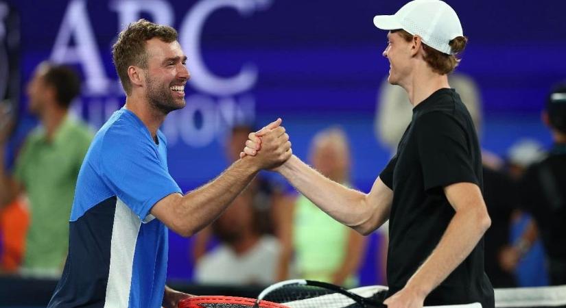 Egy amatőr verte tönkre a teniszvilág szupersztárjait