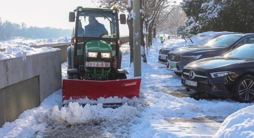 Sokkoló számla a tiszta utak végeredménye: több mint százmillióba került a múlt heti védekezés