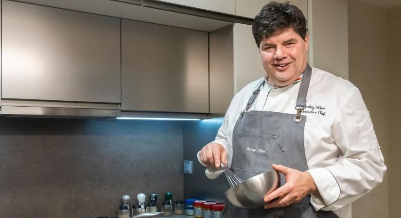 Teljesen kiborult a magyar sztárséf: undorító átveréshez használták fel az arcát