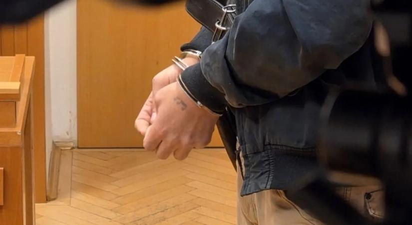 Szétment a családja, becsődölt a cége, elvesztette a házát és ettől elborult az agya a férfinek