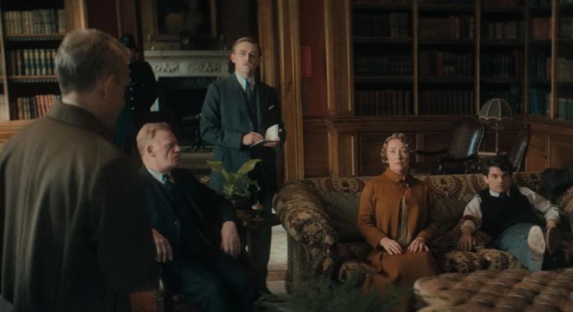 Letarolta a Netflix toplistát Agatha Christie új krimije, brutális sztárparádéval rontottak ránk