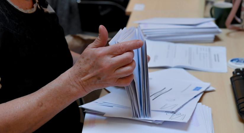 Több ezren jelentkeztek szavazatszámlálónak, de van egy kerület, amelyet mindenki elkerül