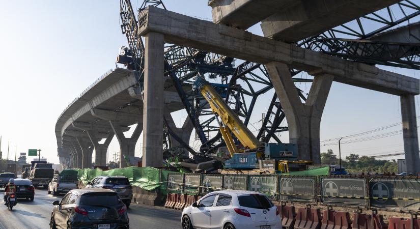 Ismét összedőlt egy daru Thaiföldön, két ember meghalt