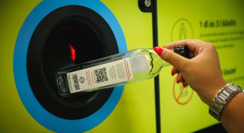 Ez a szörpös üveg 178 forintot ér, de csak bizonyos helyeken tudod visszaváltani