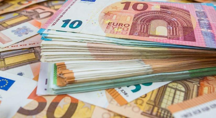 Devizapiac – Vegyesen változott csütörtök estére a forint árfolyama