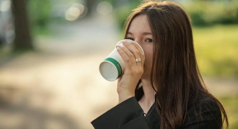 Titokzatos összetevőt találtak a népszerű italban, megakadályozhatja a cukorbetegséget