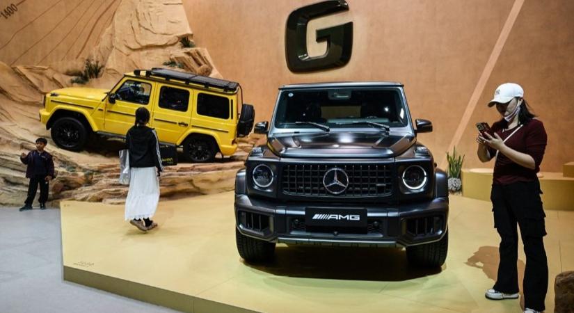 Befürödtek a német luxusautó-gyártók, félvállról vették az átállást: a két számjegyű visszaesés csak a kezdet, fillérekért szórják ki a prémiummodelleket