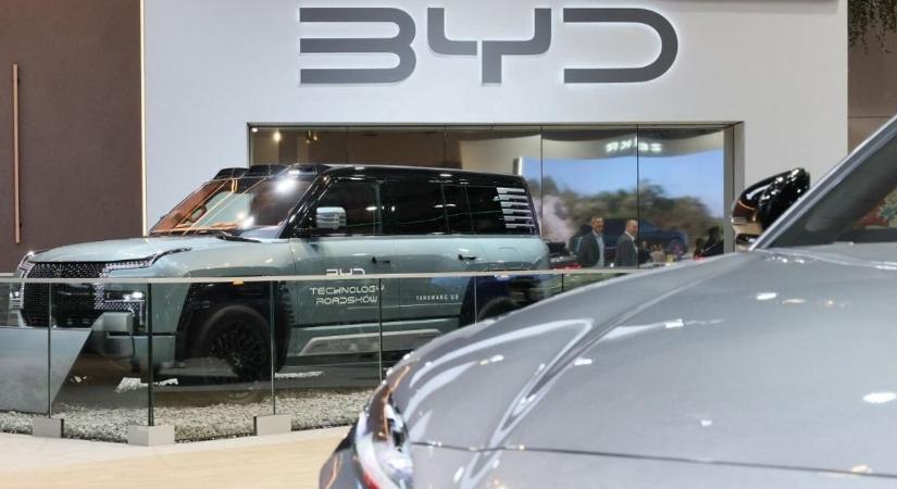 Kipakolt a magyar cég a Szegeden gyárat építő BYD-ról: a kínaiak videókamerákon keresztül vizsgálták a termelést – „Ilyennel még nem találkoztunk”