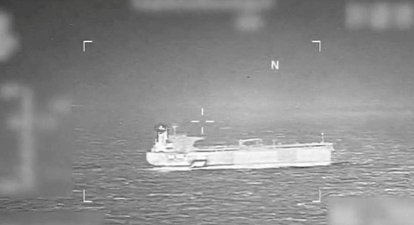 Éles bevetés: újabb hajót foglalt el a tengeren az amerikai haderő (VIDEÓ)