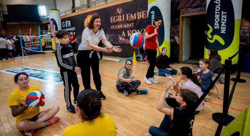 Sportoló Nemzet: Egerben 900 diák 12 sportágból kaphatott ízelítőt