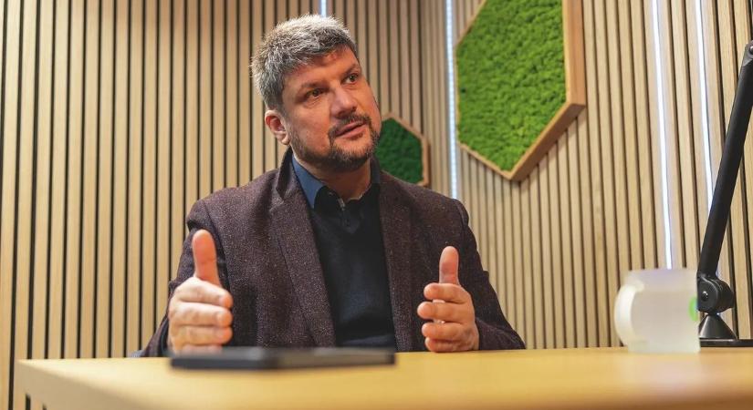 Dunaújvárosból a „poklon át” a segítségnyújtásig – Márk Tibor története