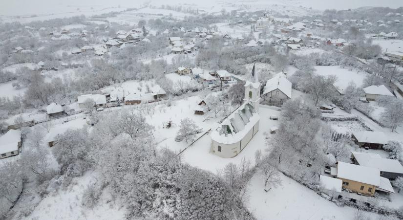 Ki építette ezt a hó-Unicumot? – keresik az alkotót!