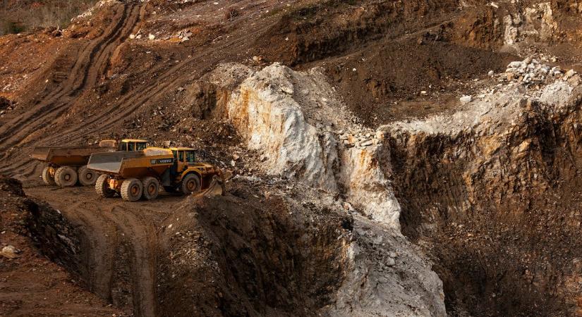 Egyelőre kivár az USA a kritikus nyersanyagok megvámolásával