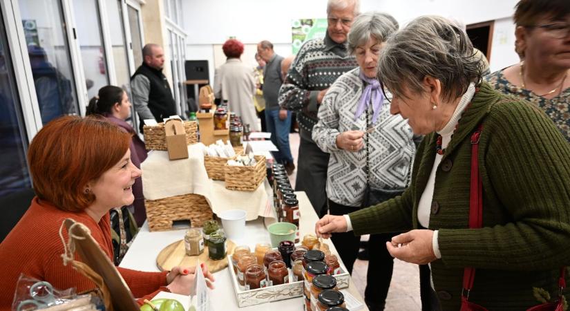 Kertbarátok szakmai napja: talajtól a növényvédelemig - fotógaléria