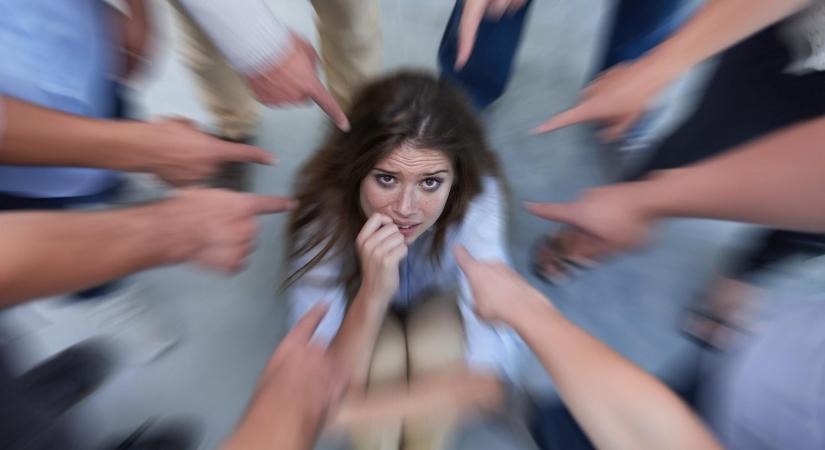 Murinai Angéla: Hamarabb kellett volna okosnak lenni – Áldozathibáztatás a mindennapokban