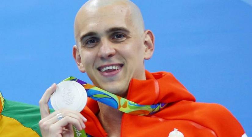 Cseh Laci hosszú, őszülő hajjal és szakállal: felismerhetetlen a friss fotón