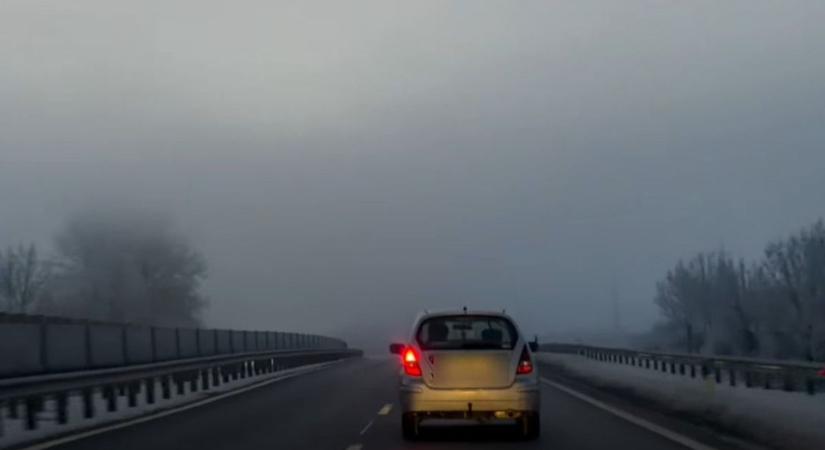 A fény nem fényűzés! – „Félszemű" járművel közlekedő sofőrt fogtak a rendőrök