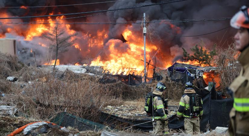 Tűz ütött ki Szöul legnagyobb nyomornegyedében
