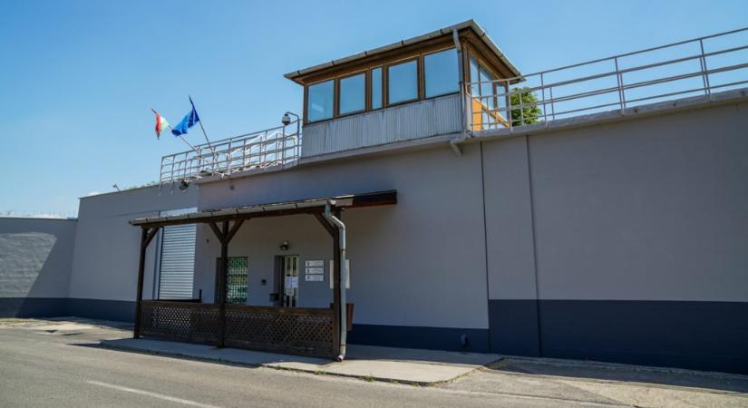 A tököli bv-intézetben épülő új részlegre szállíthatják át a Szőlő utcai fiatalokat