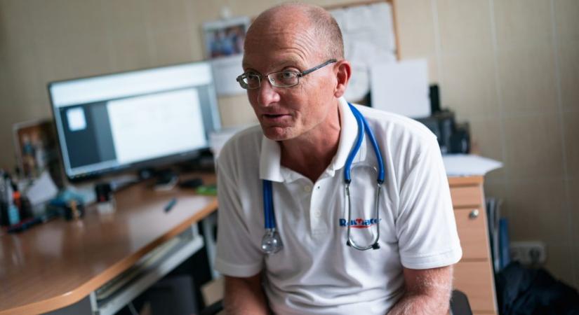 Zuglói háziorvos: Egyre több idősnél látom, hogy gyűjtik a gyógyszereket és tartós élelmiszereket, mert „jön a háború”