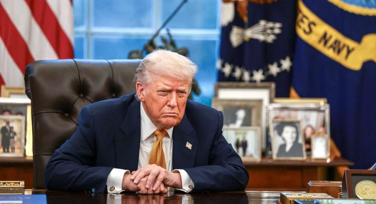 Donald Trump asztalán voltak az Irán elleni támadás tervei, de meggondolta magát