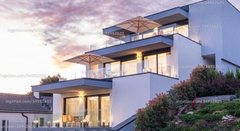 Veszprémi luxuslakás szédítő panorámával, sokkoló árral (galéria)