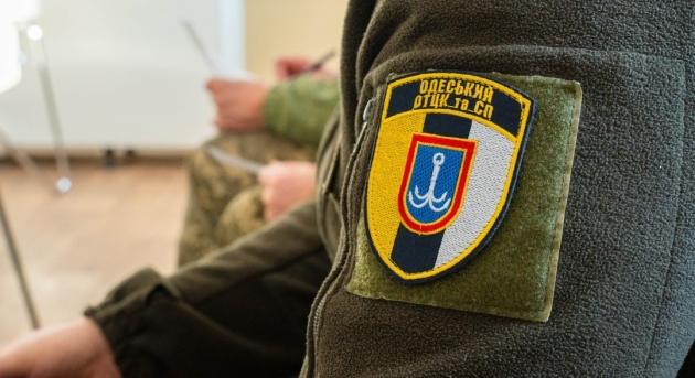 Odesszában egy férfi csavarhúzóval támadt a TCK dolgozóira