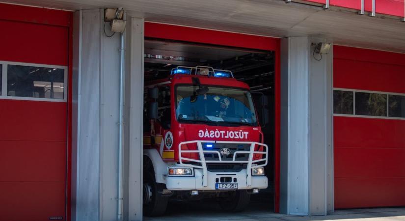 Hatan voltak benn a lángoló házban, a tűzoltók fékezték meg a tüzet