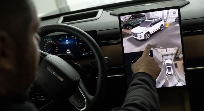 A jövő személygépkocsijai érkeztek ebbe a zalaegerszegi autókereskedésbe – Az új SUV-trendeket formálják (galéria)