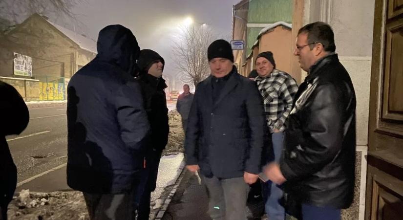 A DSHV egyes tagjai belső pártválasztást követelnek