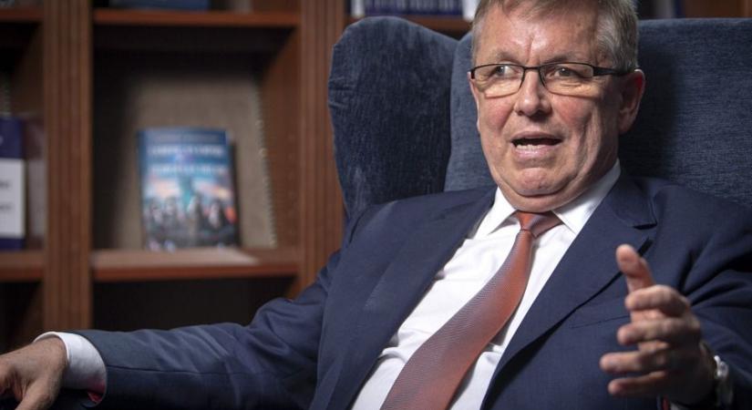 Matolcsy György egy YouTube-videóban arról beszélt, hogy az amerikaiak számára nem az számít, honnan szerzed a vagyonodat