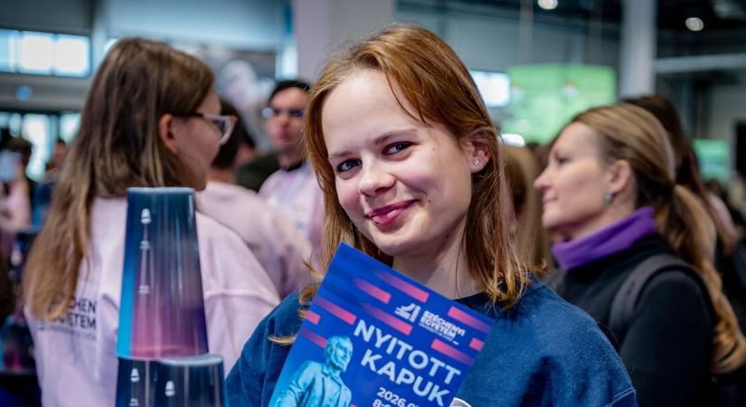 Itt a lehetőség: pontszámítási trükkök és laborbejárások a Széchenyi-egyetem nyílt napján