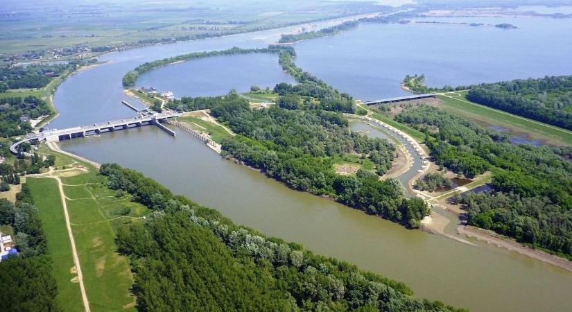 Még a kutatók is meglepődtek! Hihetetlen, mit hoztak fel a Tisza-tó mélyéről