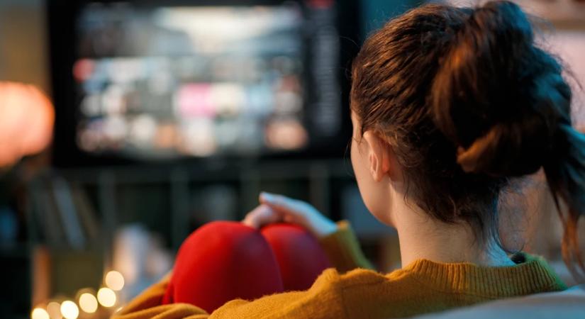 Mobilszolgáltatók: minden eddiginél többet neteztek és tévéztek a magyarok az ünnepek alatt