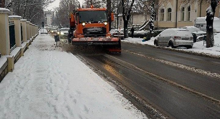 Nem jut minden utcára hóeke Marosvásárhelyen: a közlekedés biztosítása a legfontosabb