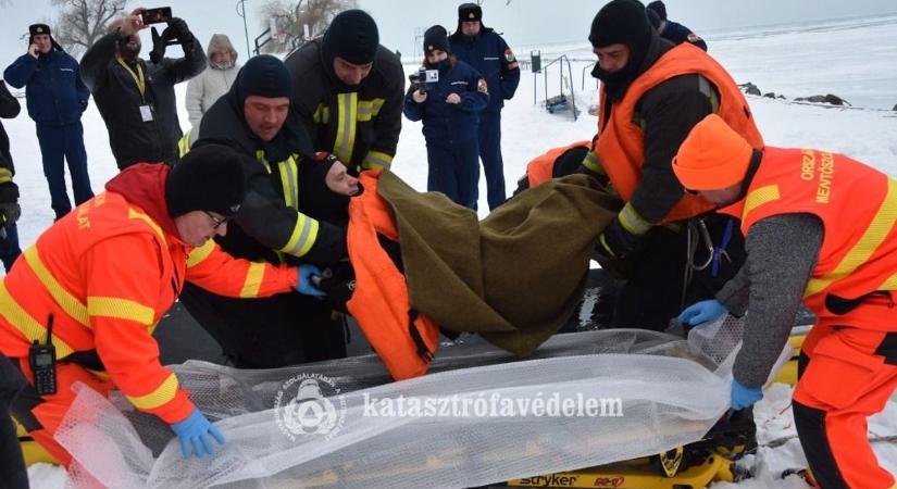 Gyuri rá se hederített a tiltásra – a Balaton jegén majdnem az életével fizetett