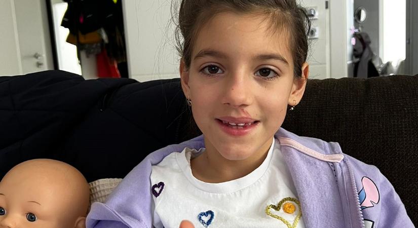 Meg kellett műteni Sárit, akit szánkózás közben ért baleset