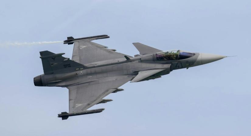 Ilyen vadászgépekkel bővül nemsokára a magyar Gripen-flotta – fotók