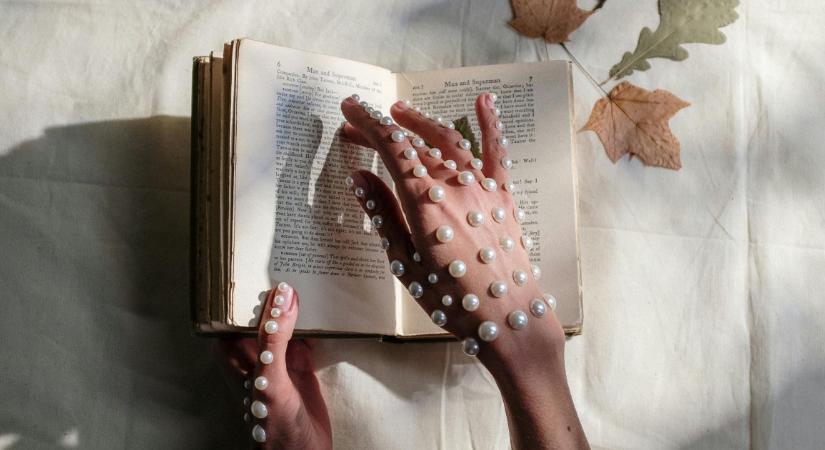 Bestseller lista: Ezek voltak 2025 legnépszerűbb könyvei - te mennyit olvastál közülük?