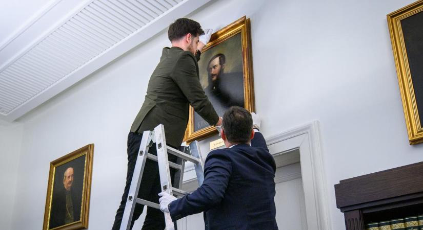 Kossuth-portré is díszíti ezentúl a Régi Városháza egyik helyiségét