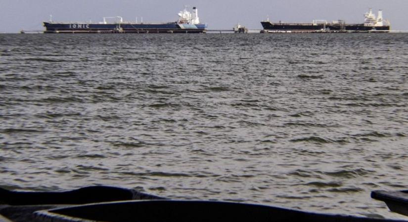 Katari számlákra utalják Trumpék a sok százmilliós olajbevételeket, így bújtatják a pénzt Venezuela hitelezői elől