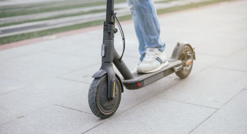 Hihetetlen eset Zalában! 40 ezerért adta el a 170 ezres rollert, amihez ingyen jutott