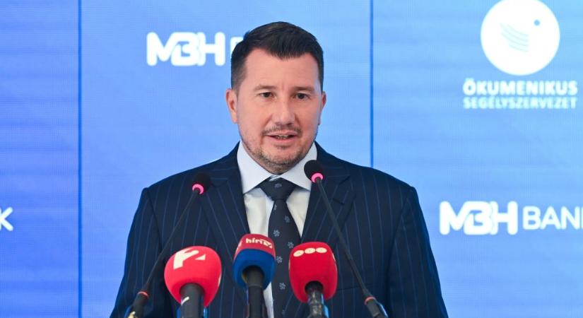 Lemond az MBH-vezér a pécsi egyetemi kuratóriumi elnökségéről