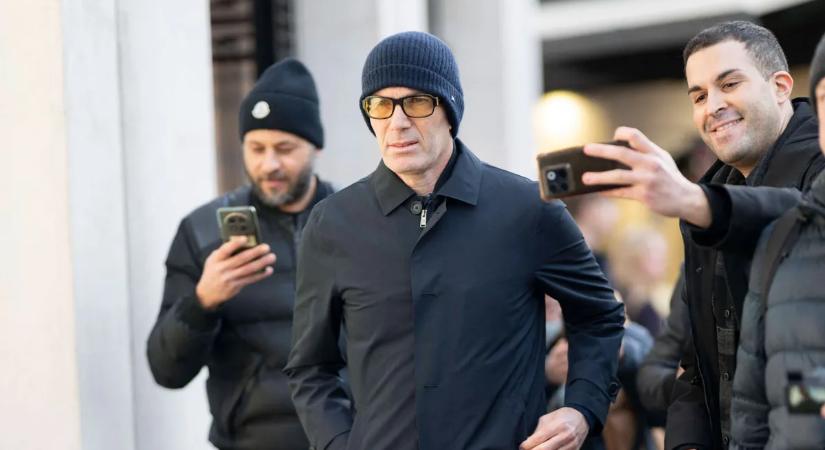 Videó: a járdán rohamozták meg a rajongók a mentora temetéséről távozó Zidane-t