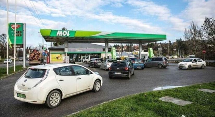 Meglepőt húzott a MOL: Ennyiért tankolhatunk a hétvégén