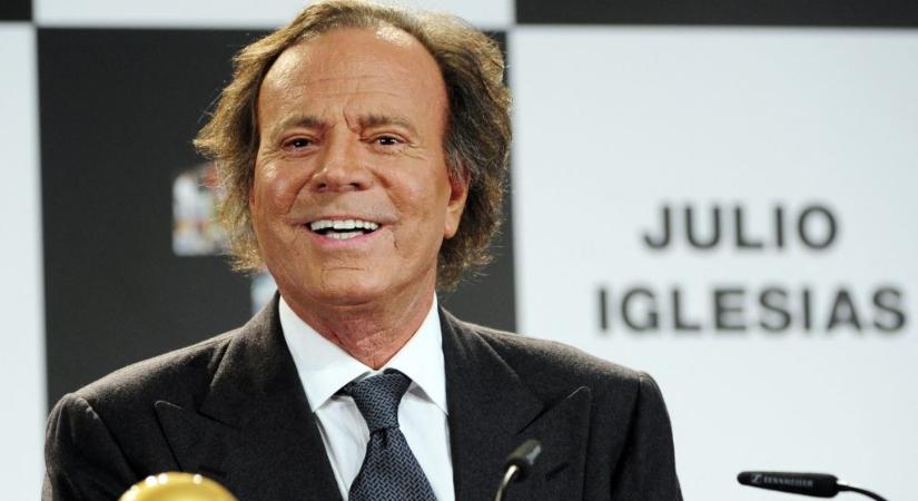 Julio Iglesias tagadja, hogy szexuálisan zaklatta női akalmazottait