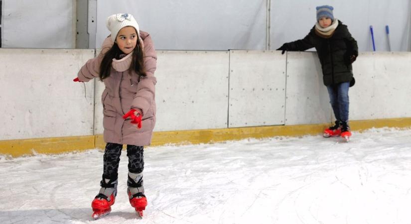 Korcsolyát fel! Szolnokon is jön a Jégpályák Éjszakája – buli lesz a jégen